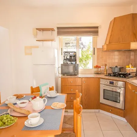 Kapparis Two Bedroom House فيلة باراليمني