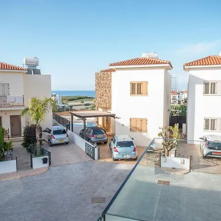 Villa Kapparis Two Bedroom House Paralimni